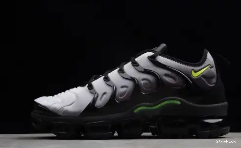 VAPORMAX 924453-009 PLUS BLACK VOLT-WHITE 0702